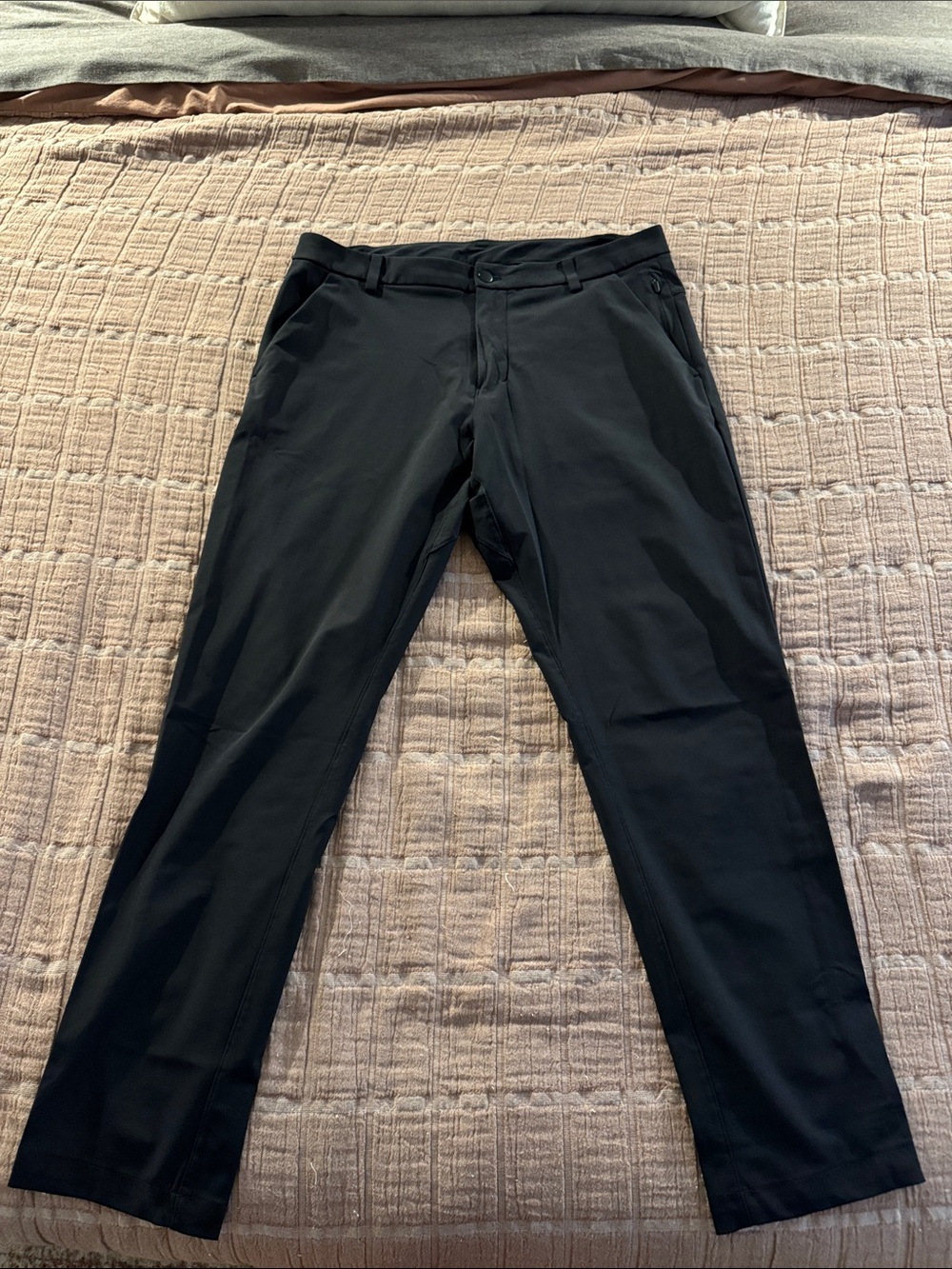 Lululemon ABC Classic Fit Trousers in Black - 34x30